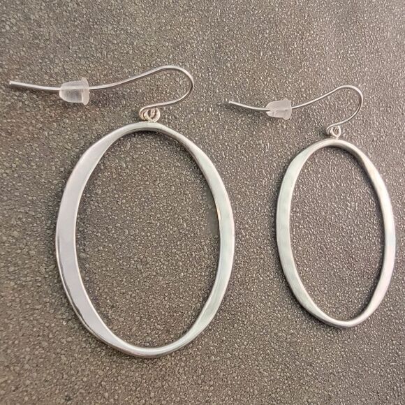 Robert Lee Morris RLM Modernist Sterling Hammered Oval Hoop Earrings - Picture 4 of 6